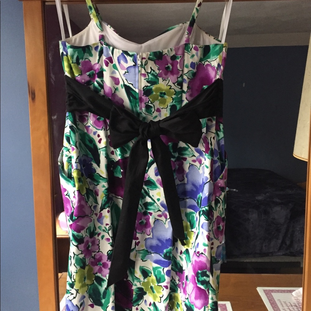 Dress - Picture 2 of 5